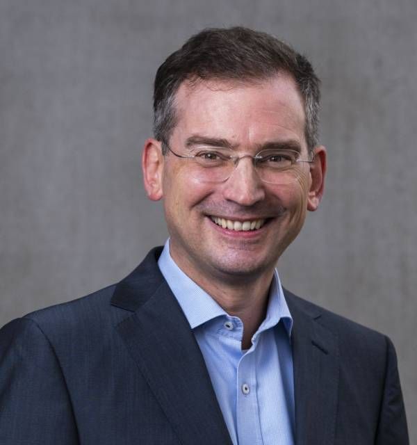 Porträtbild Dr. Nikolas Stoermer