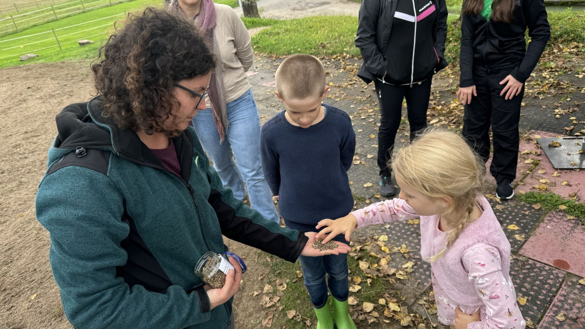 Einsaat beim Golfclub Ortenau in Lahr, Foto: Naturpark Schwarzwald Mitte/Nord e. V.