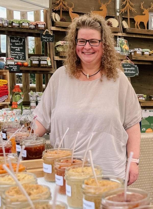 Porträtbild Andrea Schwarz